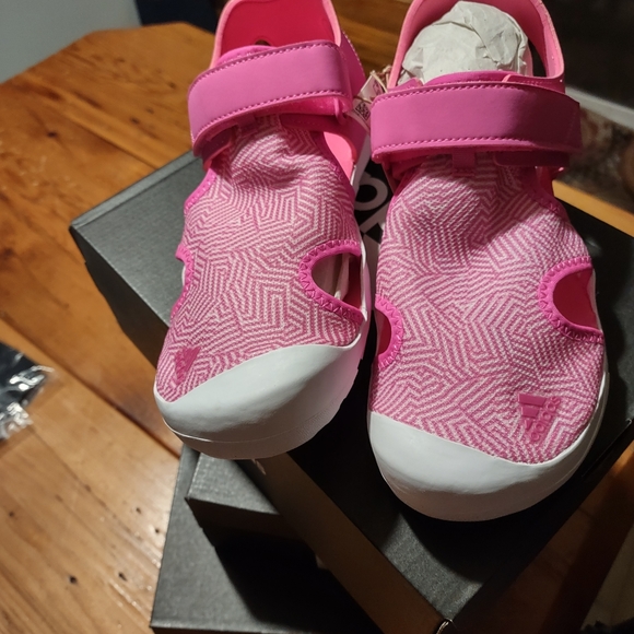 New in box Adidas water shoe sandal sz 5 pink - Picture 2 of 7